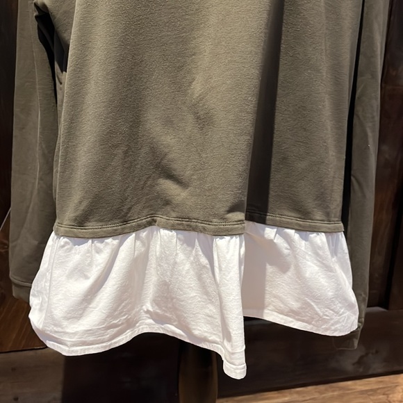 Two by Vince Camuto hunter Green longsleeve oversized top - Picture 3 of 9